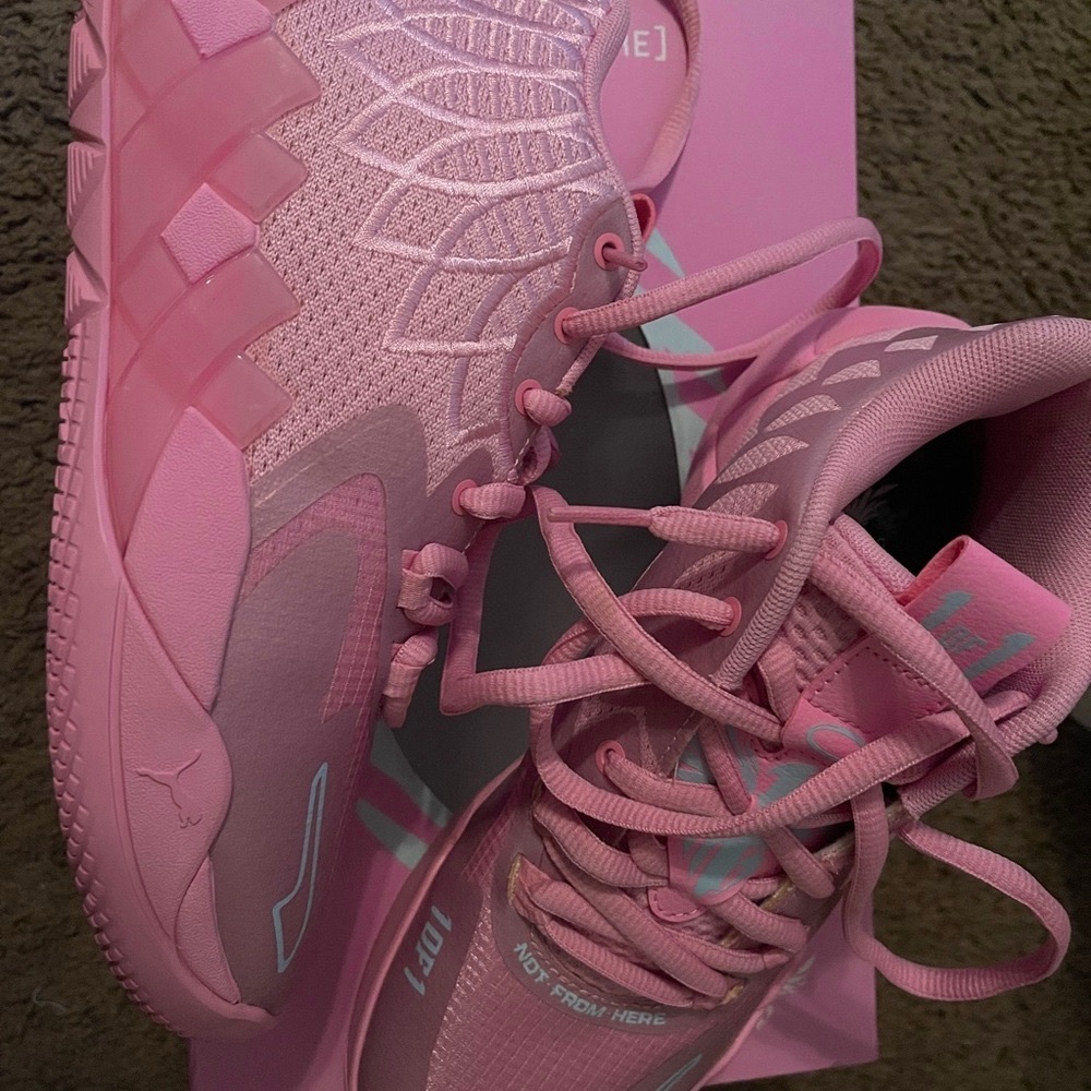 Puma MELO 01 Women's Vibrant Pink Athletic Sneakers